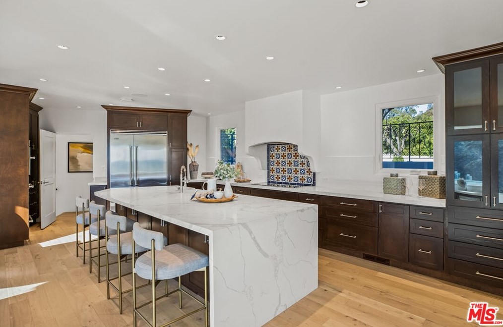 2201 Malaga Rd, Los Angeles CA  90068-2633 exterior
