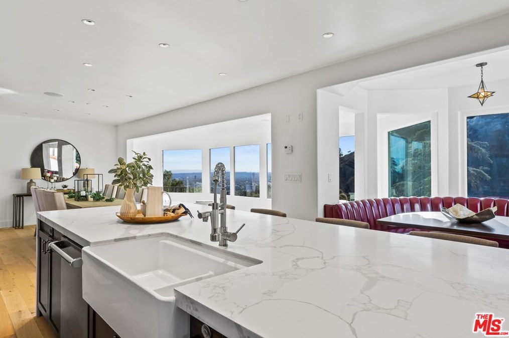 2201 Malaga Rd, Los Angeles CA  90068-2633 exterior