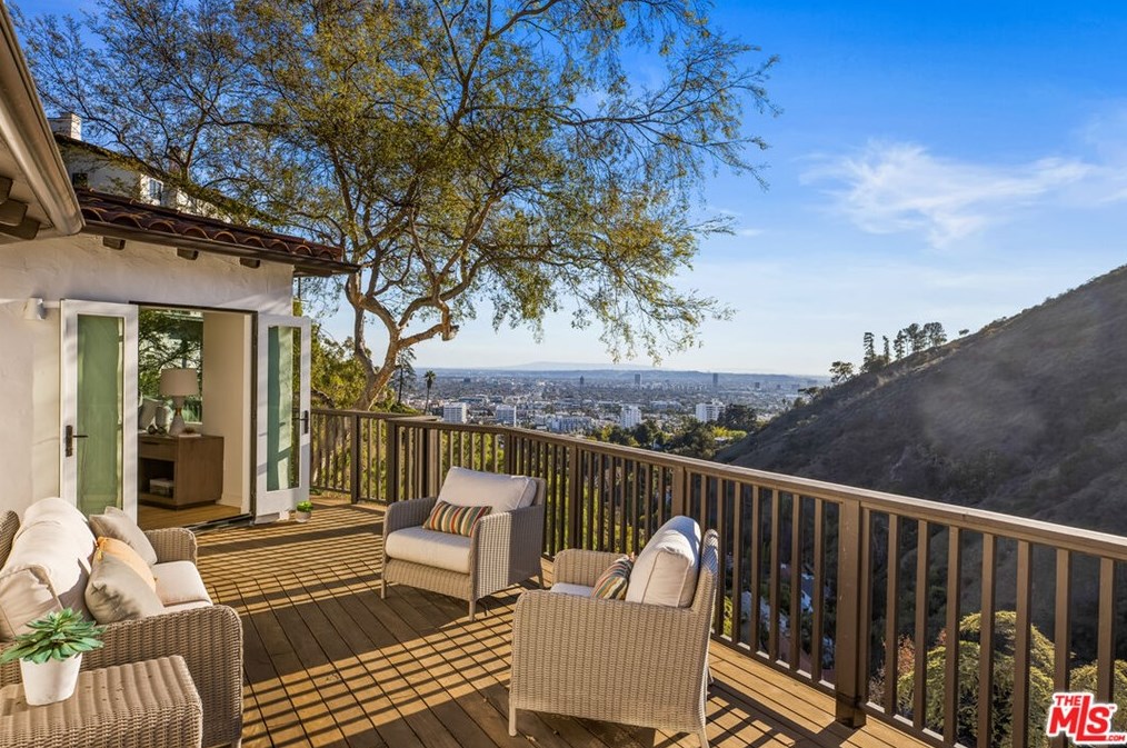 2201 Malaga Rd, Los Angeles CA  90068-2633 exterior