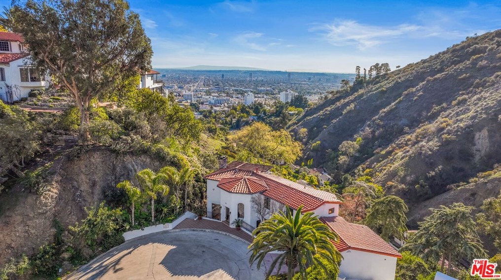 2201 Malaga Rd, Los Angeles CA  90068-2633 exterior