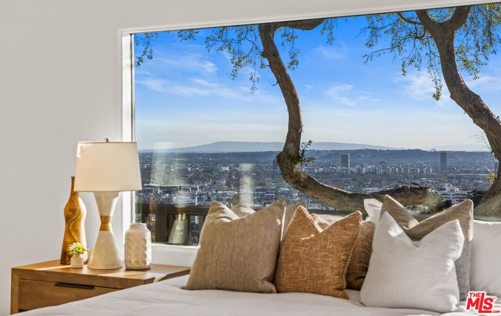 2201 Malaga Rd, Los Angeles CA  90068-2633 exterior