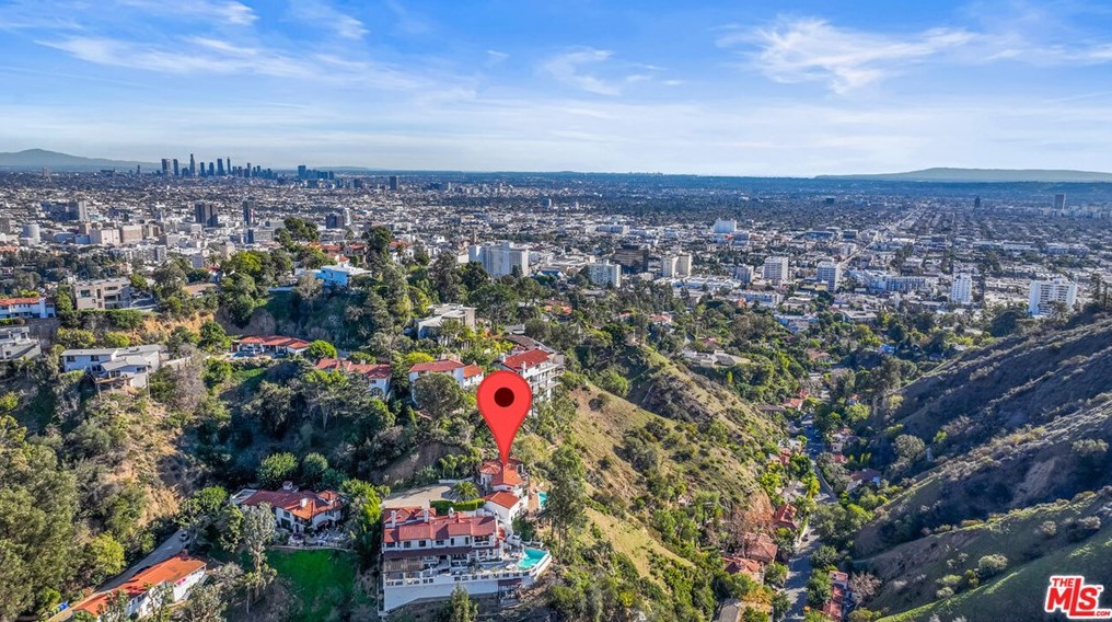 2201 Malaga Rd, Los Angeles CA  90068-2633 exterior