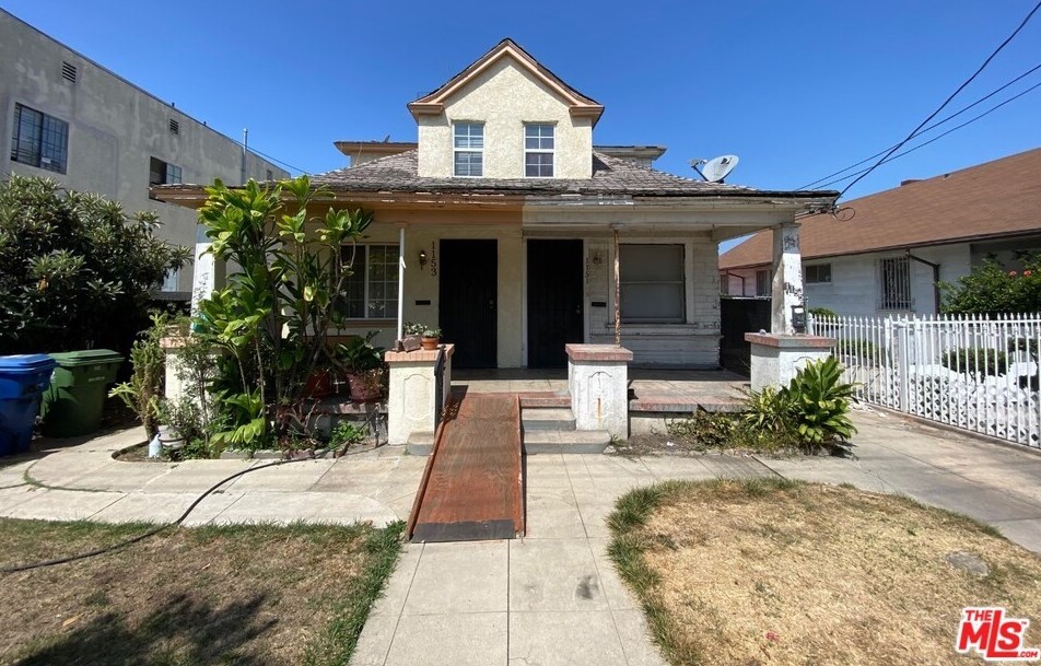 1151 Ardmore Ave, Los Angeles, CA 90006-3280