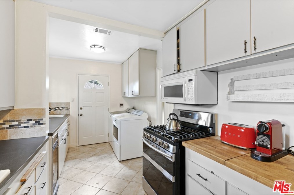 6600 80th Pl, Los Angeles, CA 90045-1401