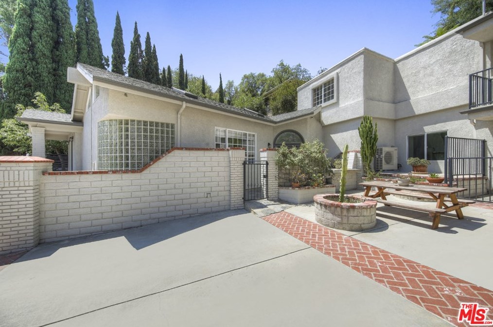 2510 Sundown Dr, Los Angeles, CA 90065-3539