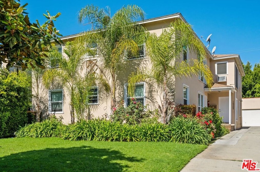 1523 Shenandoah St, Los Angeles CA  90035-4423 exterior