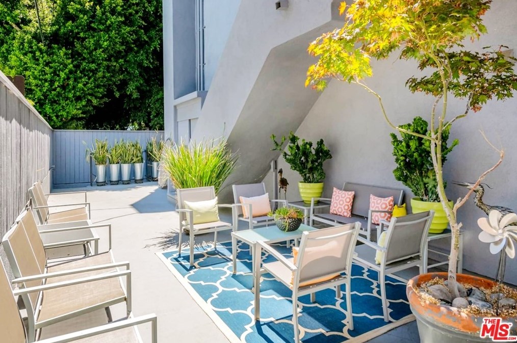 1222 Kings Rd, Los Angeles CA 90069-2863 exterior