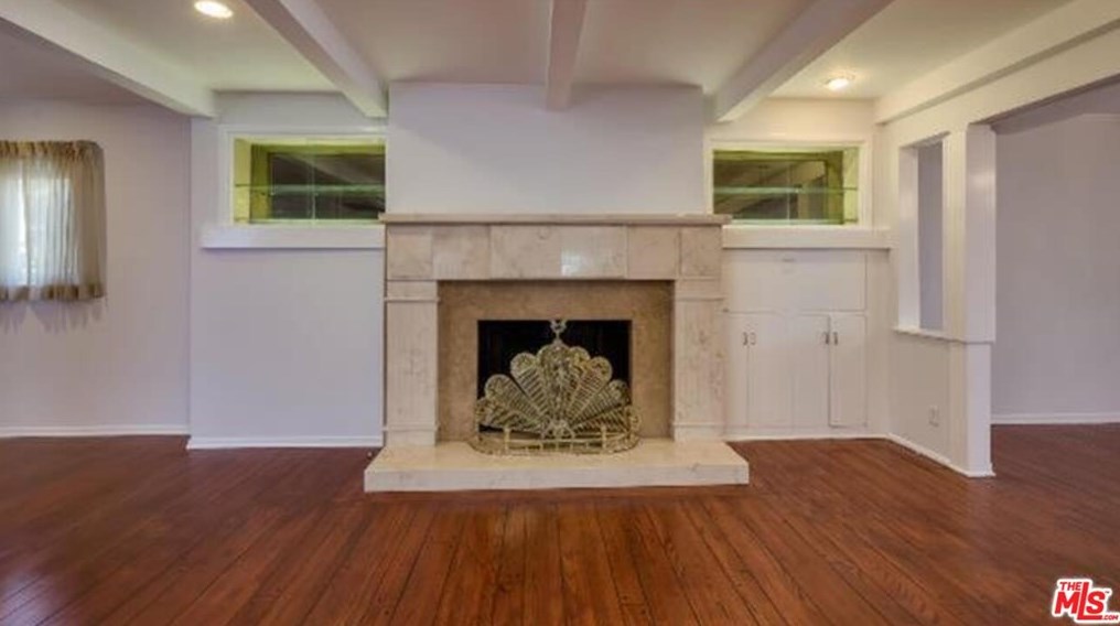 156 N Le Doux Rd, Beverly Hills, CA 90211