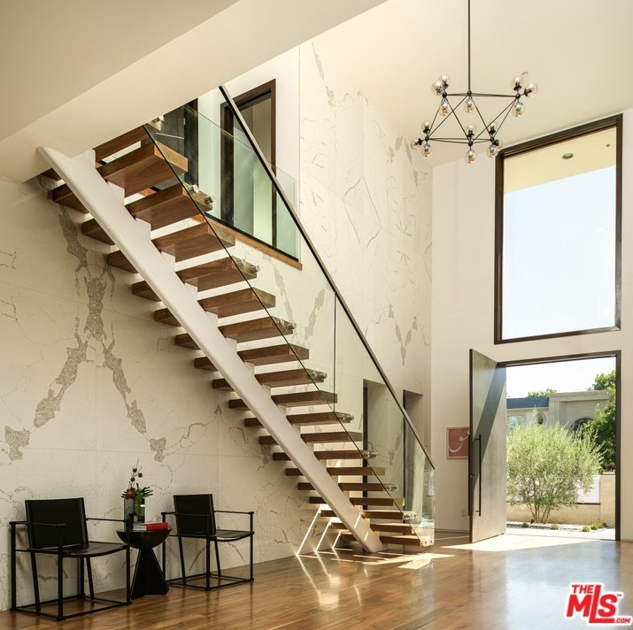 516 Rexford Dr, Beverly Hills, CA 90210-3310
