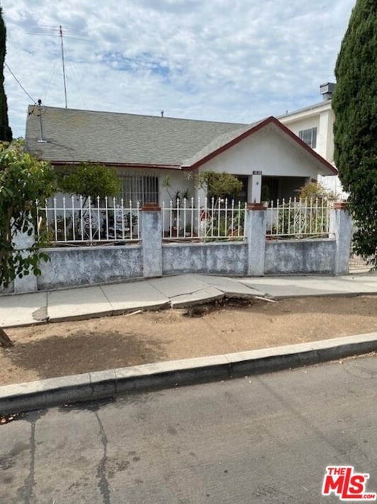 4530 Kingswell Ave, Los Angeles, CA 90027-4406