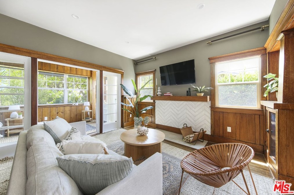 827 Coronado St, Los Angeles CA  90026-3914 exterior