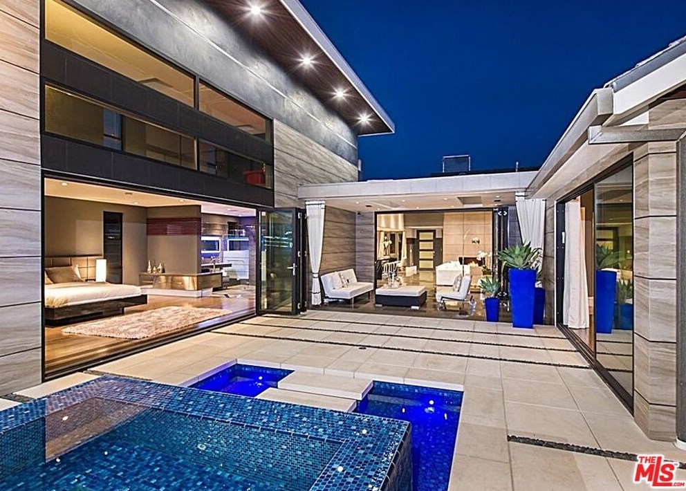 12318 W Sunset Blvd, Los Angeles, CA 90049