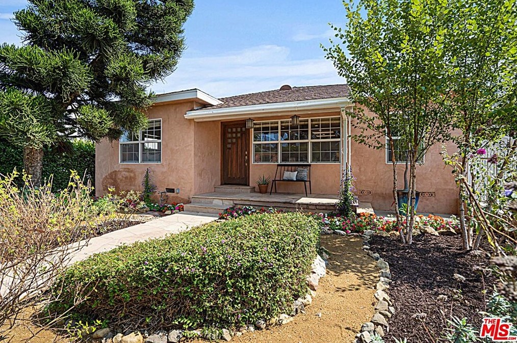 3786 Moore St, Los Angeles, CA 90066-3533