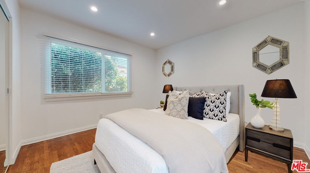 3364 Rowena Ave, Los Angeles CA  90027-2924 exterior