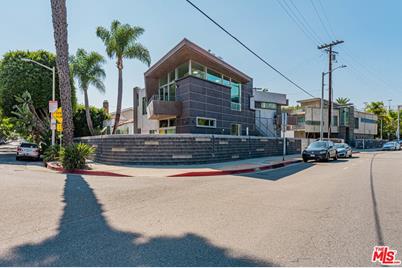 501 N San Vicente Boulevard - Photo 1