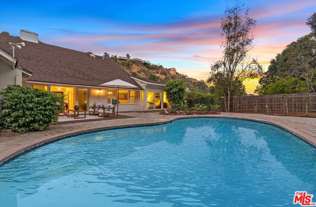 2279 Coldwater Canyon Dr, Beverly Hills, CA 90210-1736