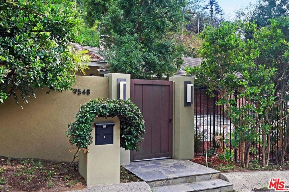 9548 Gloaming Dr, Beverly Hills, CA 90210-1715