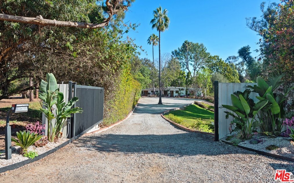28859 Bison Ct, Malibu, CA 90265-4201