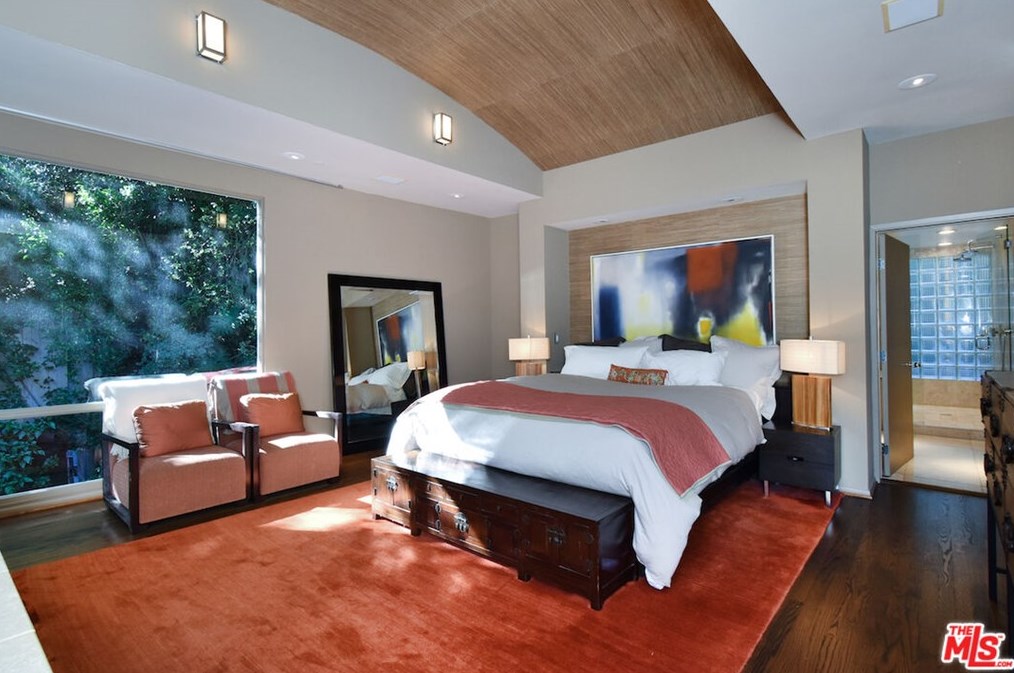 2423 Horse Shoe Canyon Rd, Los Angeles CA  90046-1541 exterior