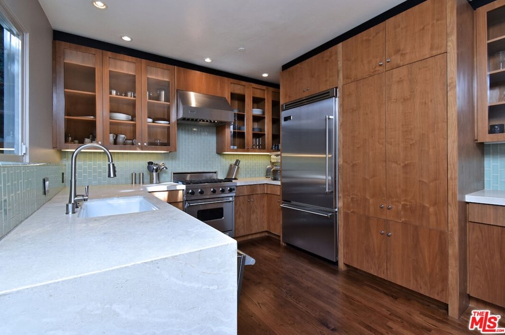 2423 Horse Shoe Canyon Rd, Los Angeles CA  90046-1541 exterior