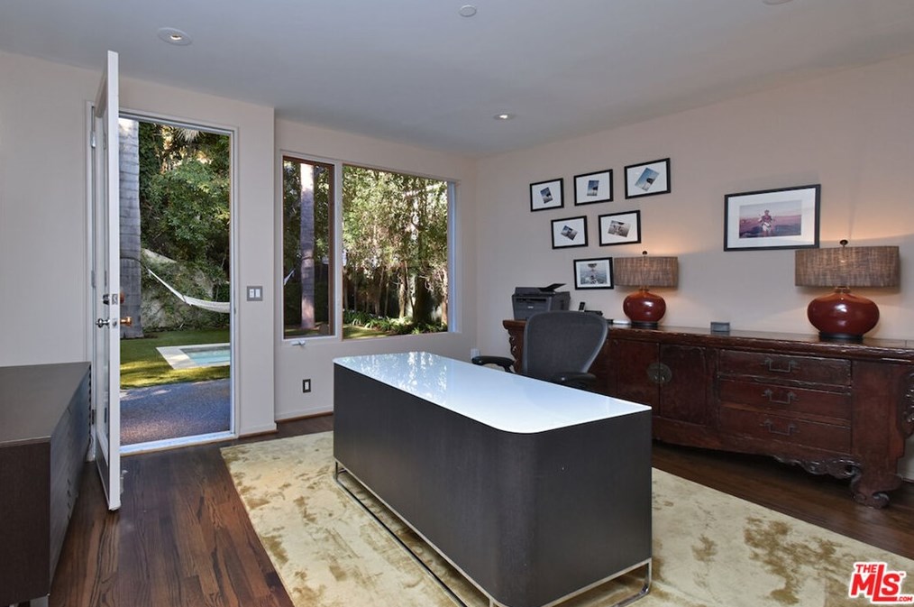 2423 Horse Shoe Canyon Rd, Los Angeles CA  90046-1541 exterior