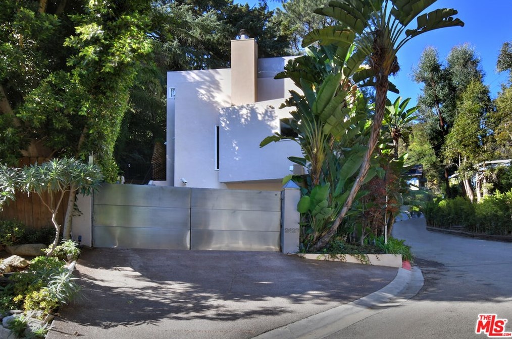 2423 Horse Shoe Canyon Rd, Los Angeles, CA 90046-1560