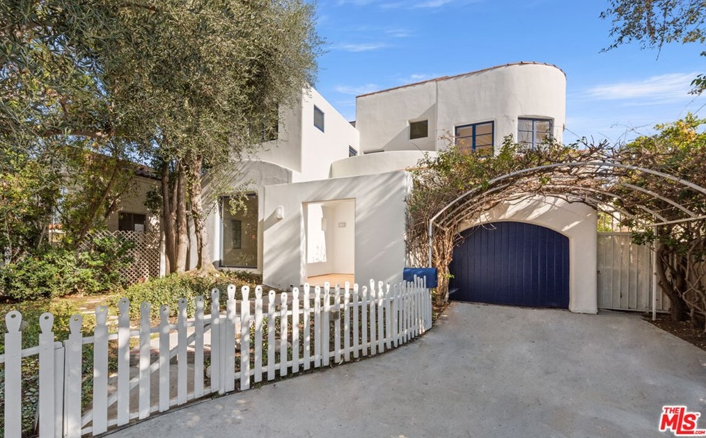 216 Carson Rd, Beverly Hills, CA 90211-2904