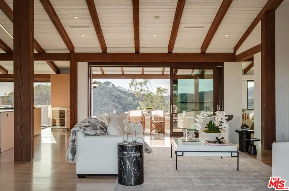 1888 Mango Way, Los Angeles CA  90049-2204 exterior