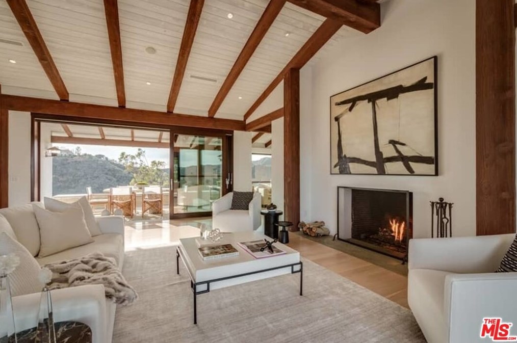 1888 Mango Way, Los Angeles CA  90049-2204 exterior