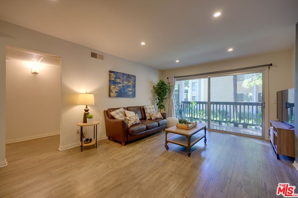 5119 Raintree Cir, Los Angeles, CA 90230-4413