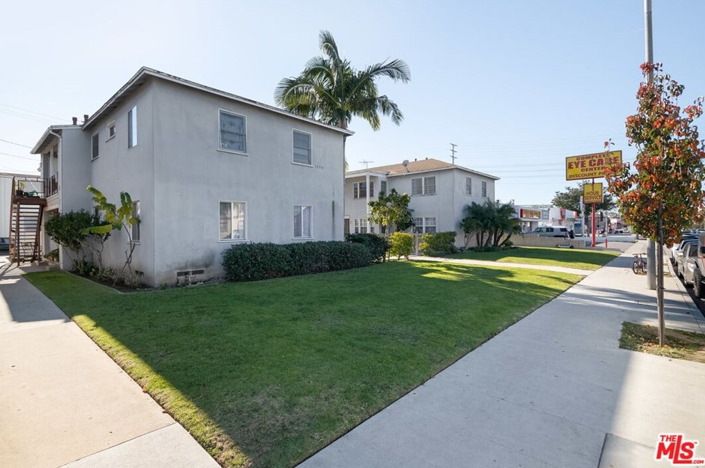 12314 Washington Pl, Los Angeles, CA 90066-4966