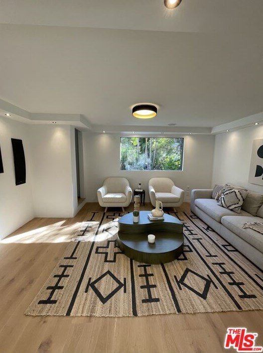 1561 Clear View Dr, Beverly Hills, CA 90210