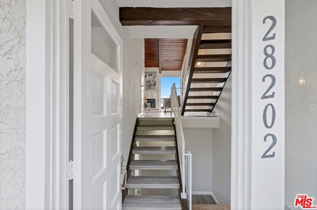 28202 Rey De Copas Ln, Malibu, CA 90265-4461