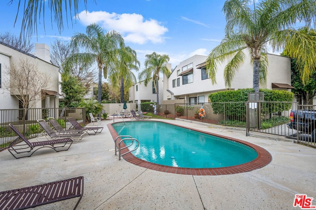 4277 Las Virgenes Rd, Calabasas CA  91302-1973 exterior