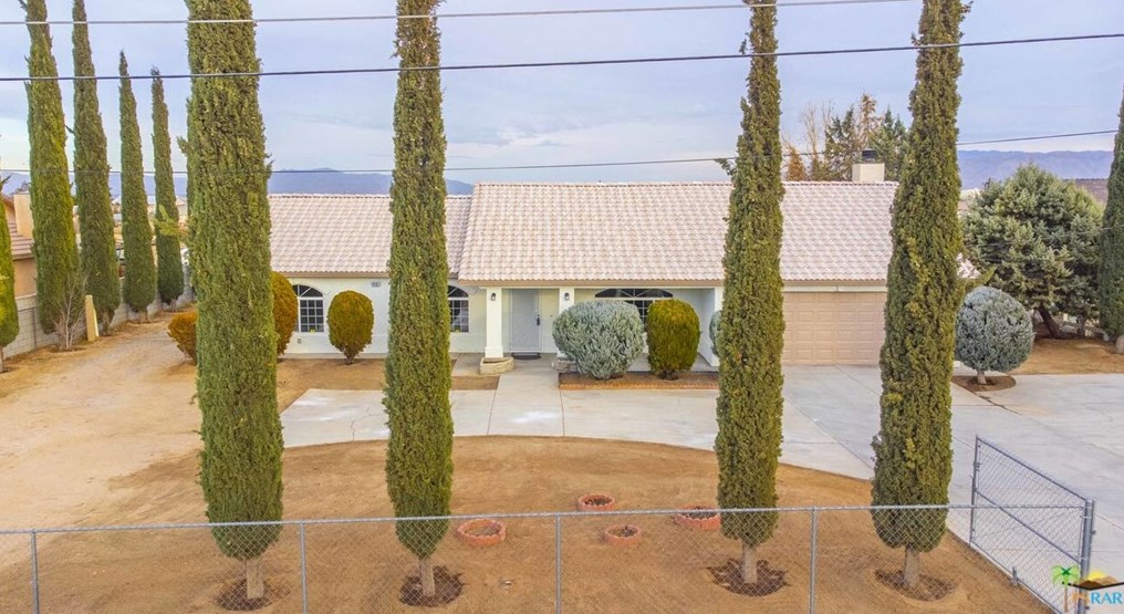 11101 Pinon Ave, Hesperia, CA 92345