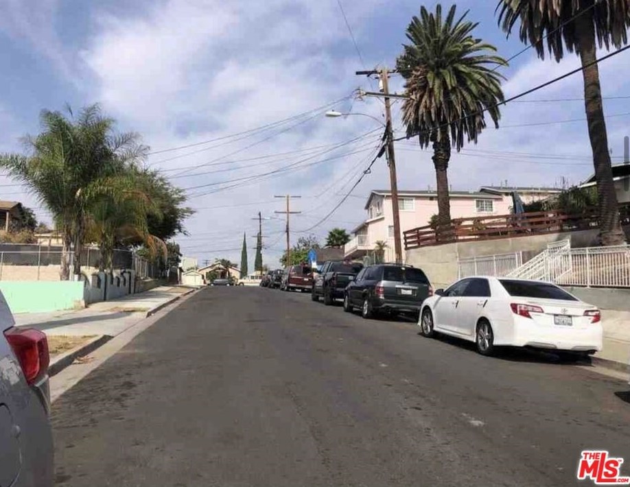 3929 2nd St, Los Angeles CA  90004-5310 exterior