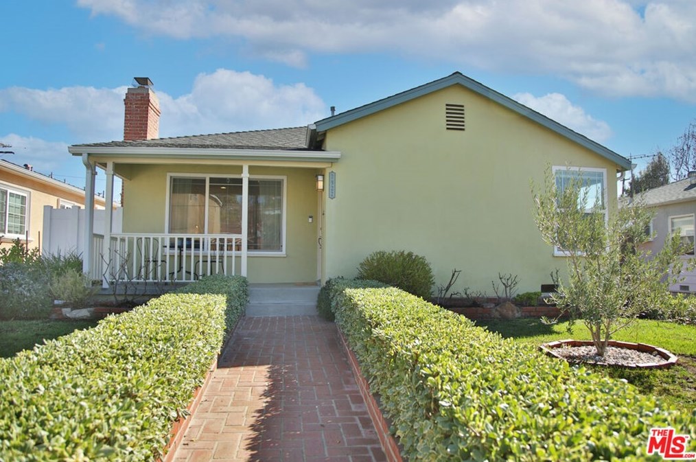 2922 Castle Heights Ave, Los Angeles, CA 90034-2318