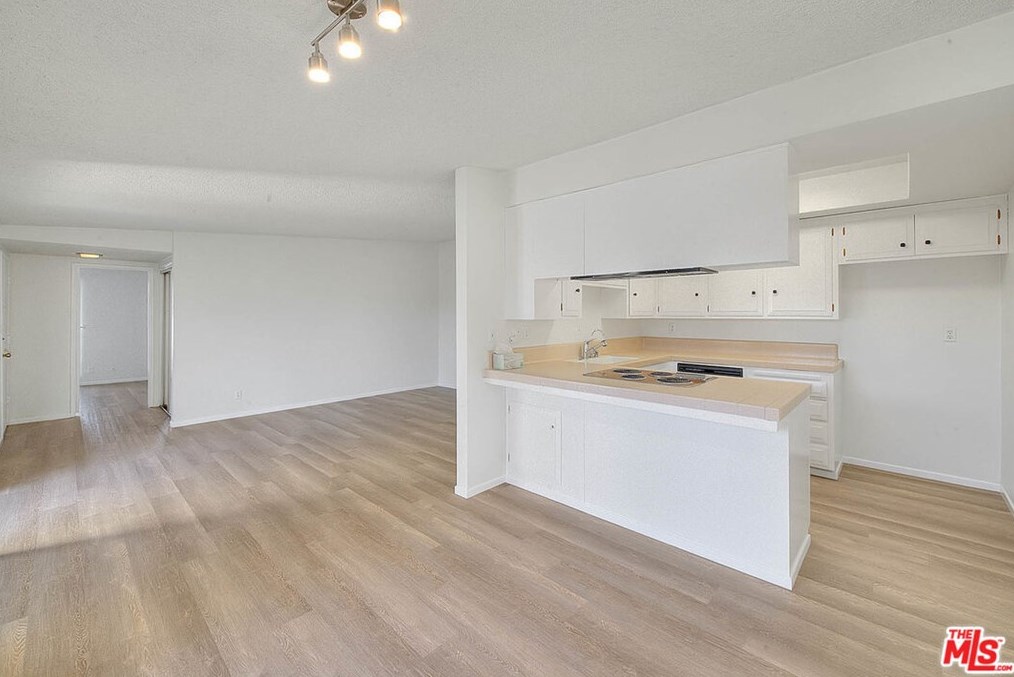 22 Merit Park Dr, Gardena, CA 90247