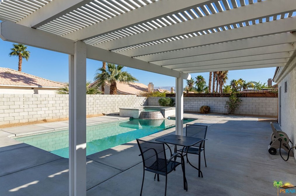 69646 Rochester Rd, Cathedral City CA  92234-2557 exterior