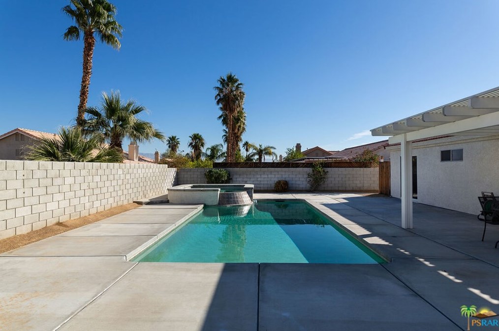 69646 Rochester Rd, Cathedral City CA  92234-2557 exterior
