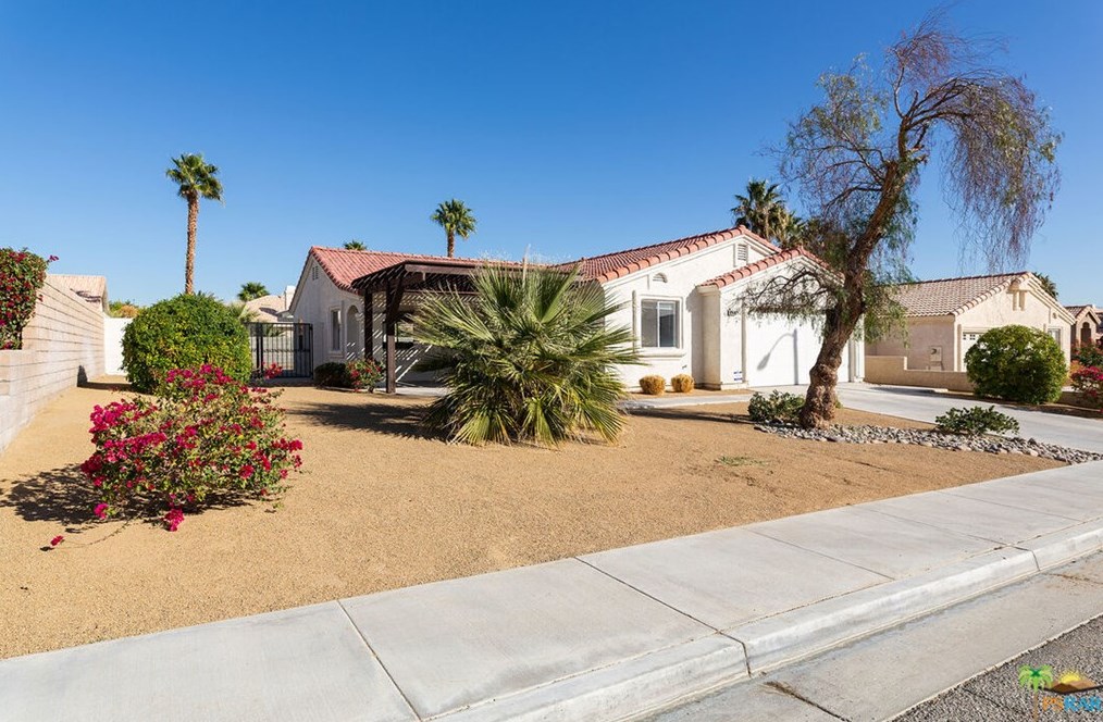 69646 Rochester Rd, Cathedral City CA  92234-2557 exterior