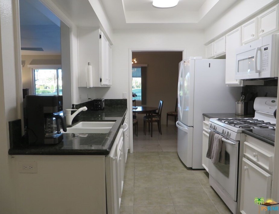 68472 Calle Toledo, Cathedral City CA  92234-6714 exterior