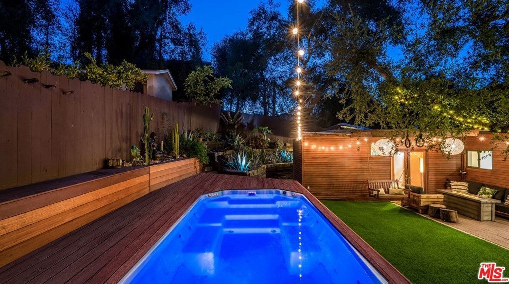 20402 Paradise Ln, Topanga, CA 90290