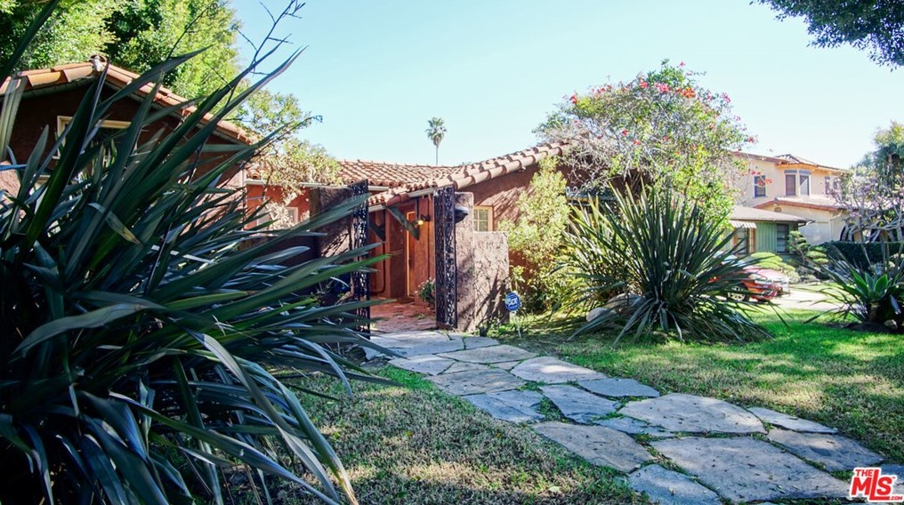 1902 Parnell Ave, Los Angeles, CA 90025-4804
