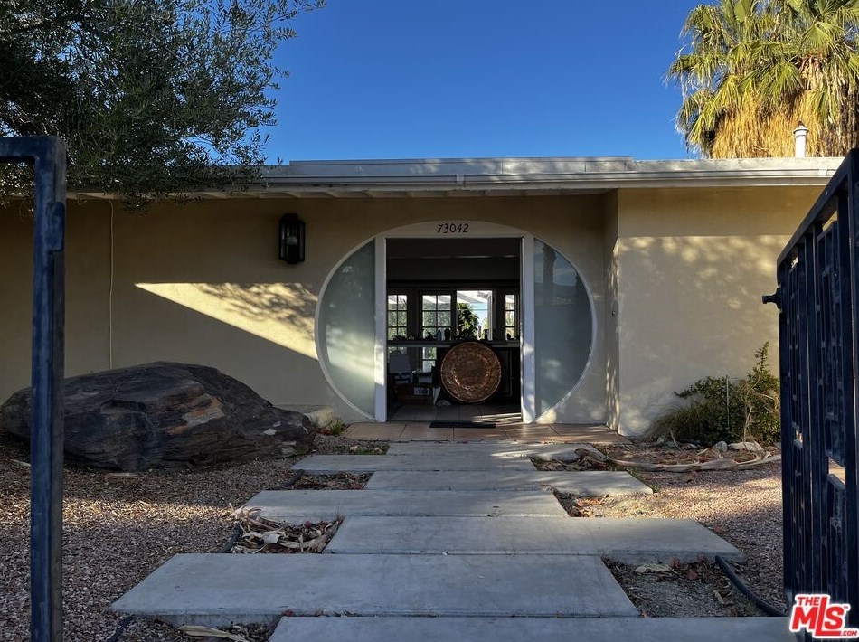 73042 Willow St, Palm Desert, CA 92260-5740