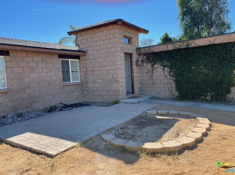 43900 Carmel Cir, Palm Desert, CA 92260-2535