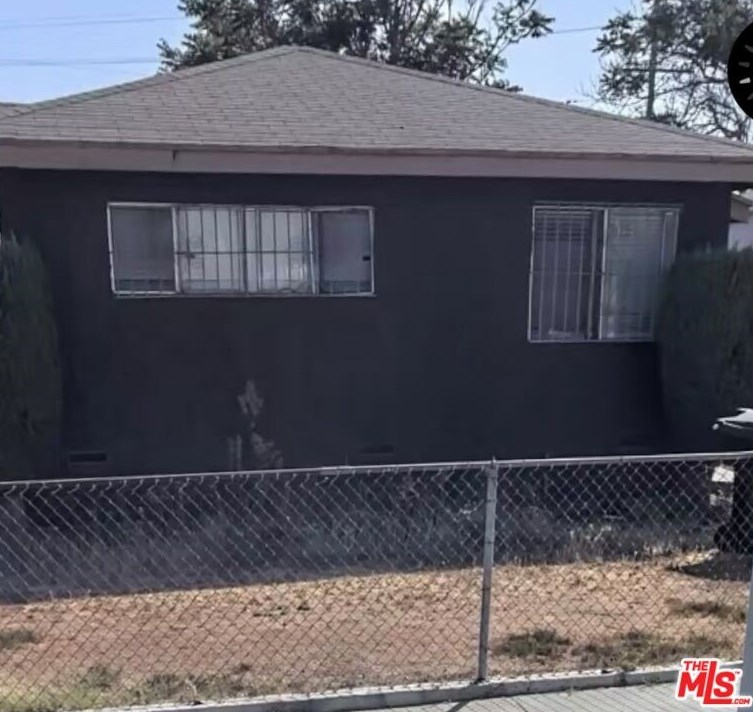 302 118th St, Los Angeles, CA 90061-2817