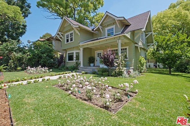 2102 Bronson Ave, Los Angeles, CA 90018-1044