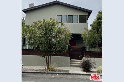 839 Superba Avenue - Photo 1