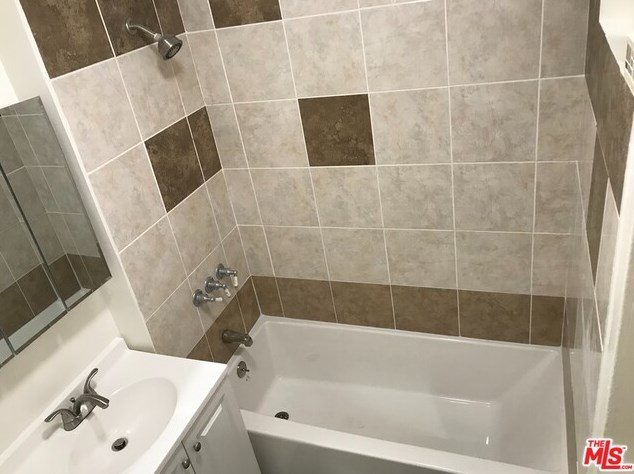 802 Dillon St, Los Angeles CA  90026-4617 exterior